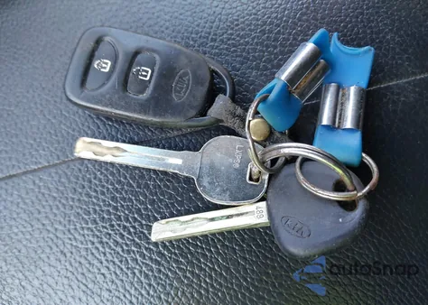 2011 Kia Sorento Lx from USA, damaged, VIN 5XYKT3A12BG128665